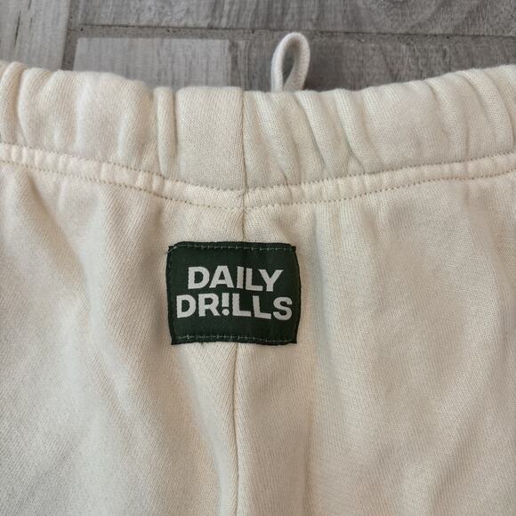 Daily Drills Cream Sweat Shorts Size XS/S Drawstring Pockets 4” In Cotton - Picture 11 of 11